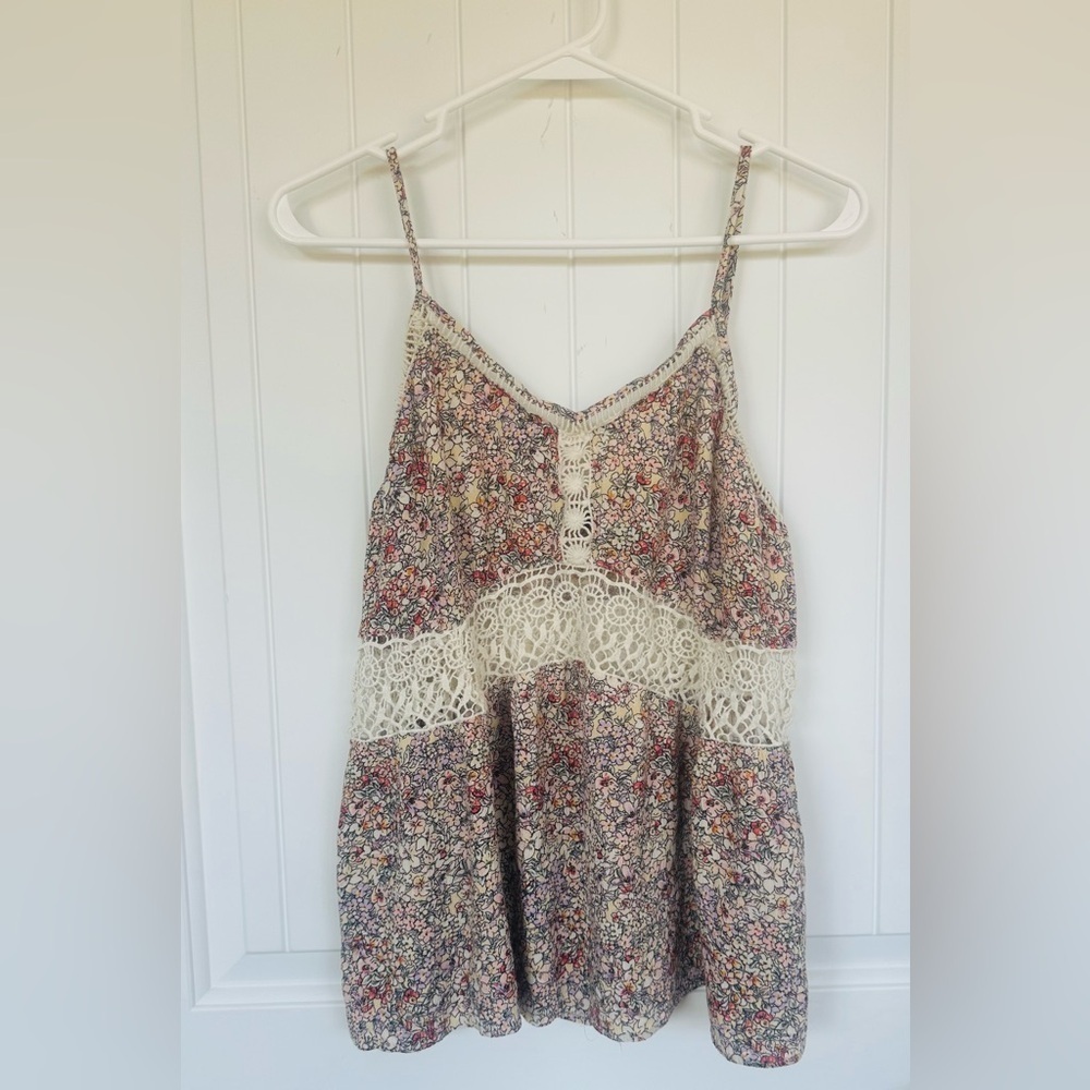 Day trip Floral Boho Lace Inset Tank-Size Large